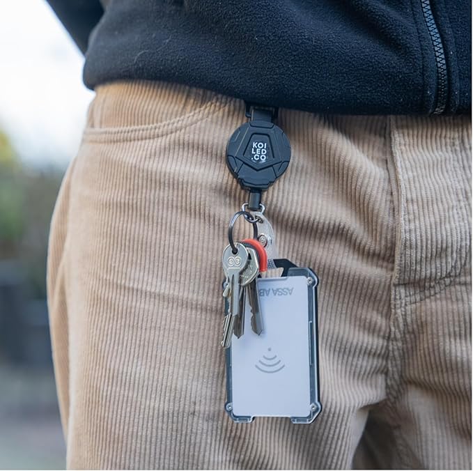 Retractable Keychain with Zinc Alloy Carabiner